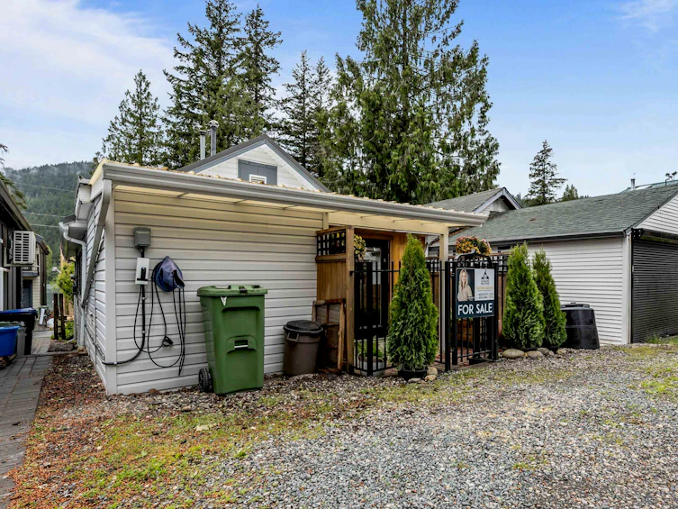 235 1st Avenue, Cultus Lake, BC, V2R 4Y6 - 22
