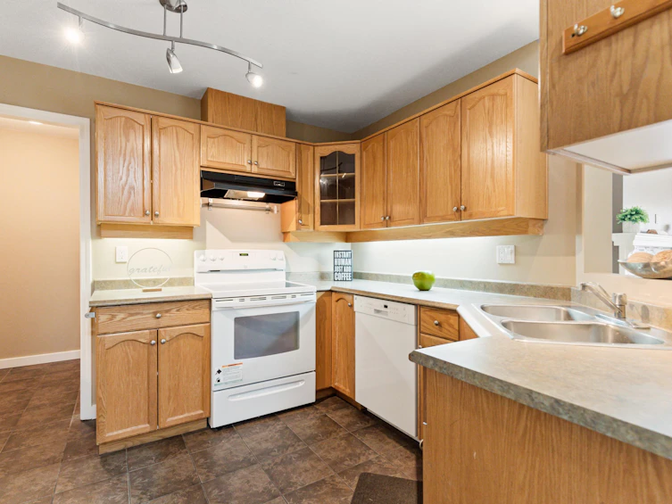 301-12464 191b Street, Pitt Meadows, BC, V3Y 2P6 - 2