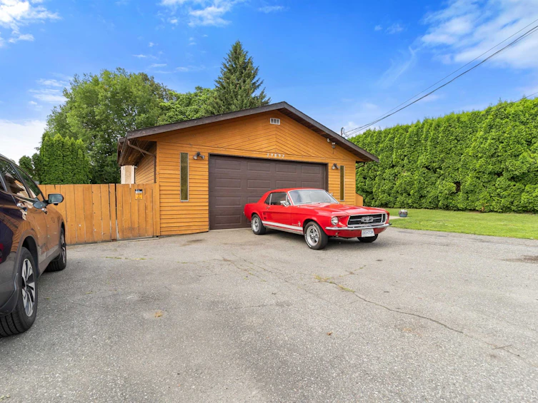 33897 Walnut Avenue, Abbotsford, BC, V2S 2S2 - 2