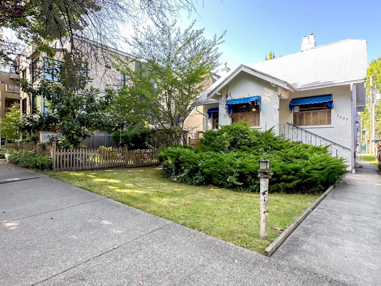 3657 West 11th Avenue, Vancouver, BC, V6R 2K4 - 3