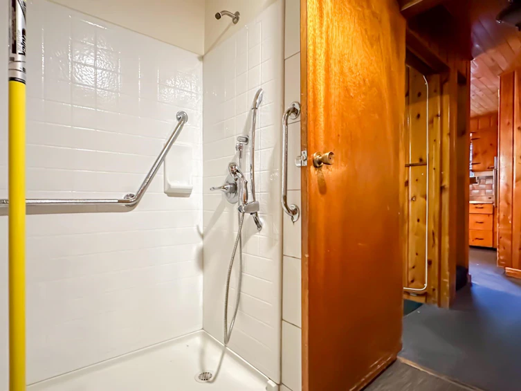 3657 West 11th Avenue, Vancouver, BC, V6R 2K4 - 19