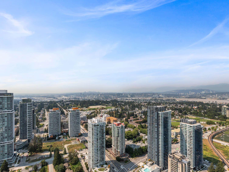 4807-13495 Central Avenue, Surrey, BC, V3T 0K2