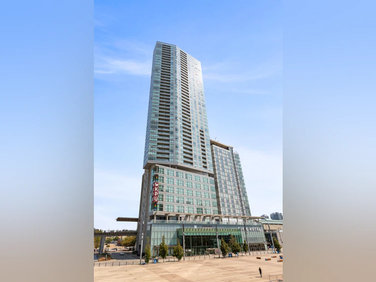 4807-13495 Central Avenue, Surrey, BC, V3T 0K2 - 2