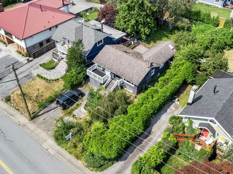 370 W Queens Road, North Vancouver BC V7N 2K5