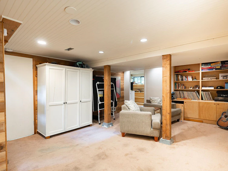 1570 Whitesails Drive, Bowen Island, BC, V0N 1G2 - 28