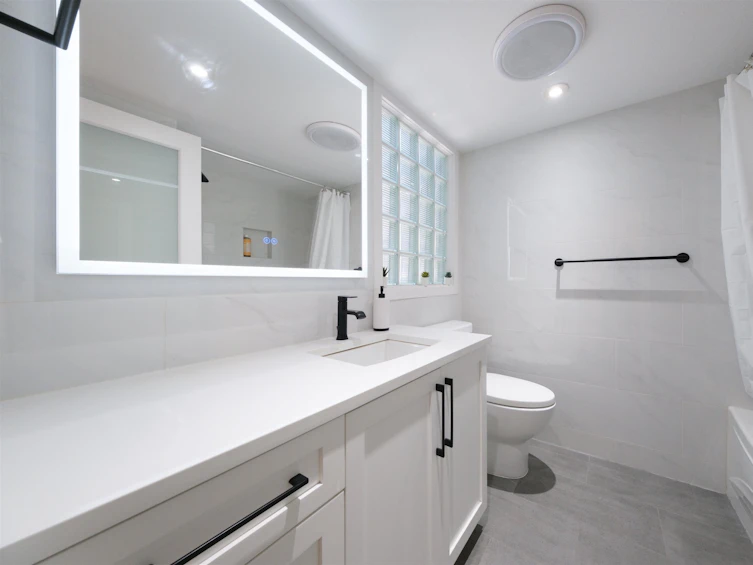 208-1345 West 4th Avenue, Vancouver, BC, V6H 3Y8 - 2