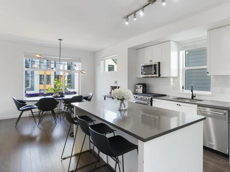 75-16678 25, Surrey, BC, V3Z 0Z2 - 7