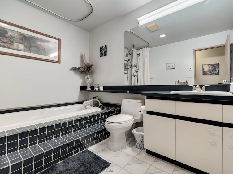 10212 123a Street, Surrey, BC, V3V 7T8 - 7
