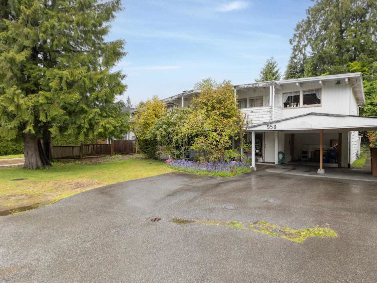 958 Montroyal Boulevard, North Vancouver, BC, V7R 2H1 - 2