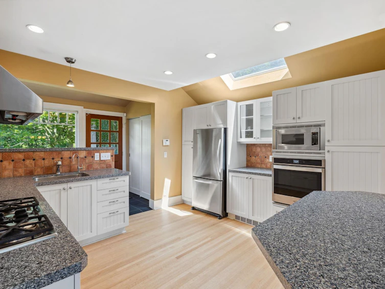1028 Clyde Avenue, West Vancouver, BC, V7T 1E4 - 7