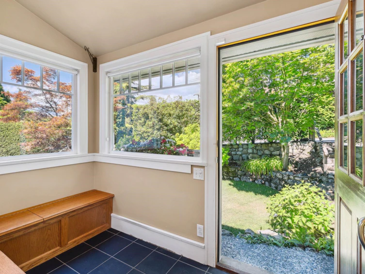 1028 Clyde Avenue, West Vancouver, BC, V7T 1E4 - 8