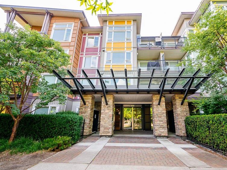 116-13740 75a, Surrey, BC, V3W 0E8