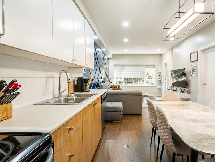 116-13740 75a, Surrey, BC, V3W 0E8 - 11