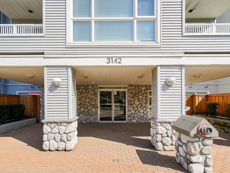 404-3142 St Johns Street, Port Moody, BC, V3H 5E5 - 3