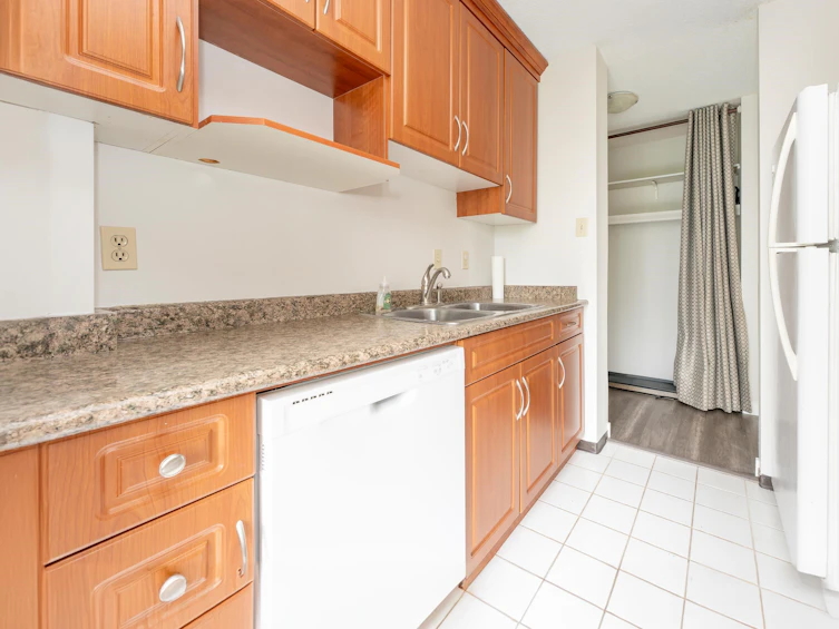 604-4105 Maywood Street, Burnaby, BC, V5H 4A3 - 8