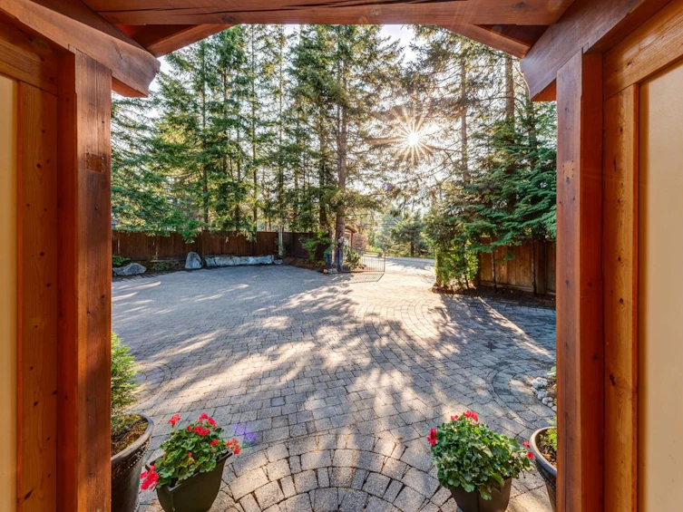 7055 Nesters Road, Whistler, BC, V8E 0E2 - 2