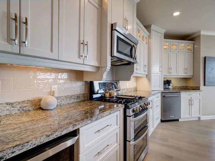 6338 Baillie Road, Sechelt, BC, V7Z 0N7 - 7