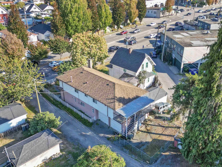 3731 Knight Street, Vancouver, BC, V5N 3L7 - 2