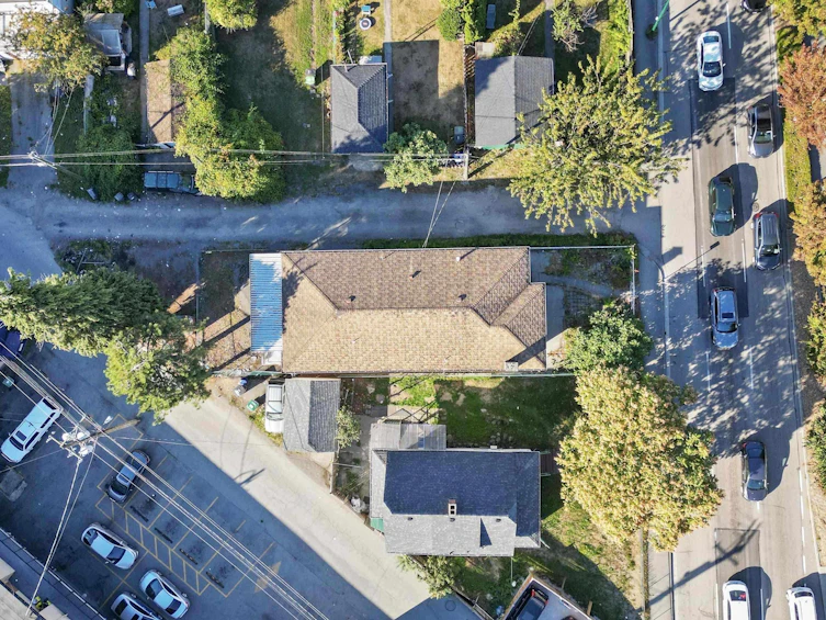 3731 Knight Street, Vancouver, BC, V5N 3L7 - 5