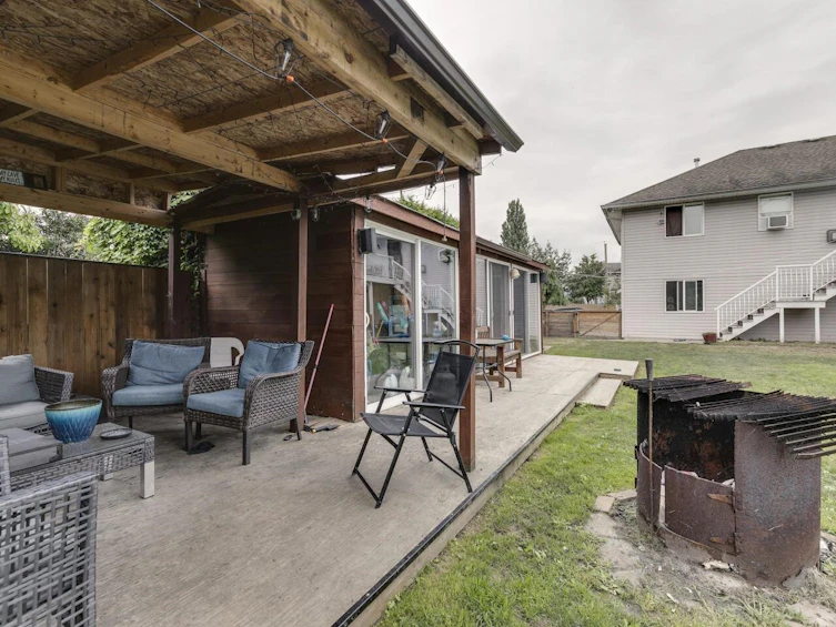 35684 Moore Avenue, Mission, BC, V2V 7L6 - 36