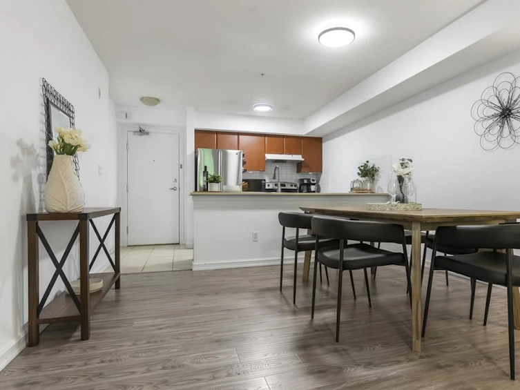 310-10088 148, Surrey, BC, V3R 3M9 - 9