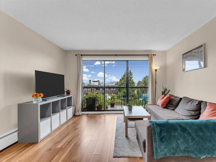 223-340 West 3rd Street, North Vancouver, BC, V7M 1G4 - 2