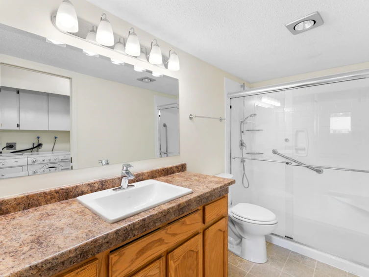 215-31850 Union Avenue, Abbotsford, BC, V2T 4V2 - 23