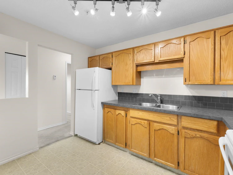 215-31850 Union Avenue, Abbotsford, BC, V2T 4V2 - 15