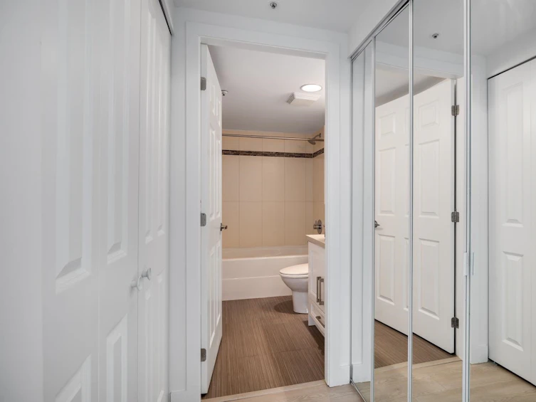 2501-888 Hamilton Street, Vancouver, BC, V6B 5W4 - 32