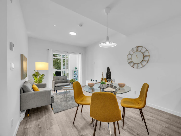 331-13968 Laurel, Surrey, BC, V3T 0S9 - 2