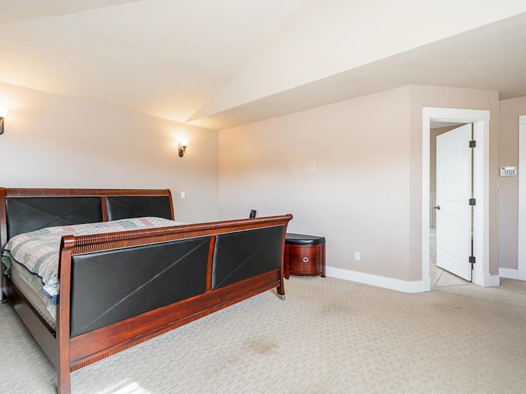 19281 69 Avenue, Surrey, BC, V4N 0B7 - 18