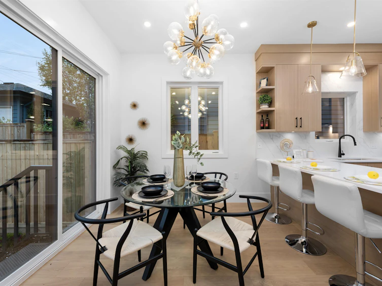2-1166 E 11th Avenue, Vancouver, BC, V5T 2G3 - 2