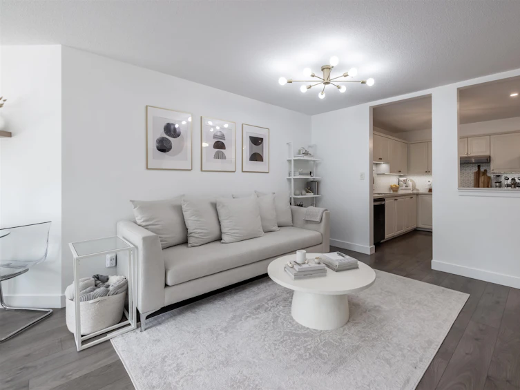 215-8139 121a, Surrey, BC, V3W 0Z2 - 4