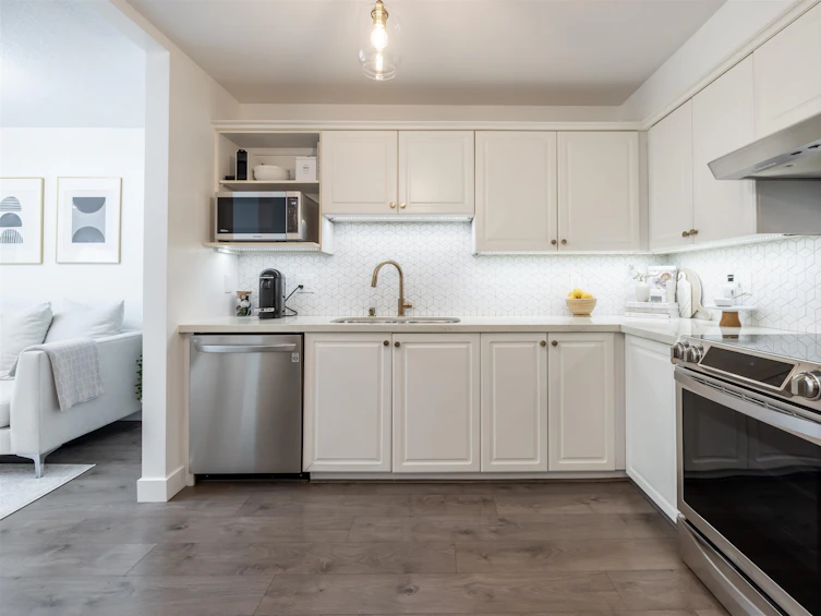 215-8139 121a, Surrey, BC, V3W 0Z2 - 14