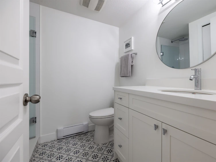 215-8139 121a, Surrey, BC, V3W 0Z2 - 18