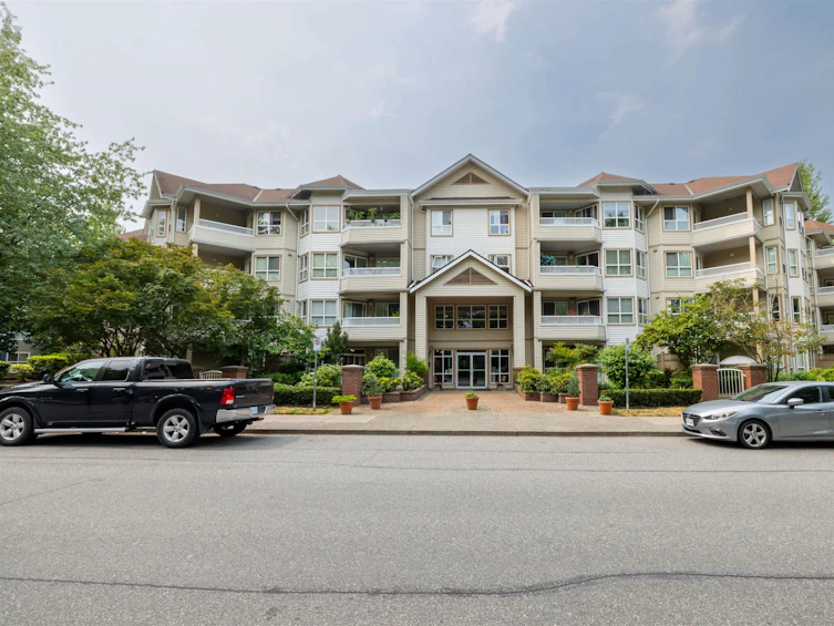 215-8139 121a, Surrey, BC, V3W 0Z2 - 28