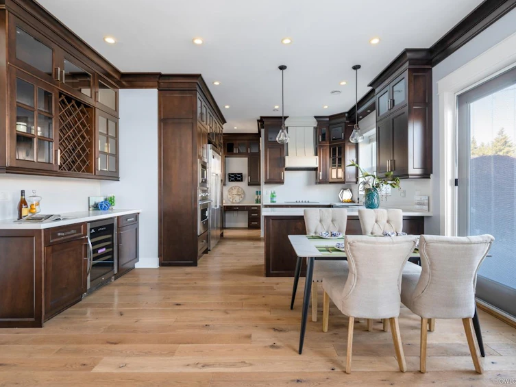 9760 Bates Road, Richmond, BC, V7A 1E4 - 9