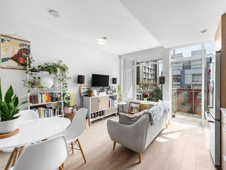 310-161 East 1st Avenue, Vancouver, BC, V6A 0G1 - 2