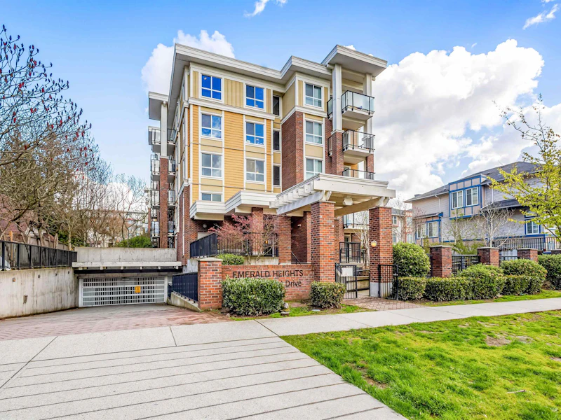 601 - 13883 Laurel Drive, Surrey BC V3T 1A8