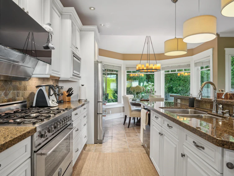 2531 Mathers Avenue, West Vancouver, BC, V7V 2J2 - 10