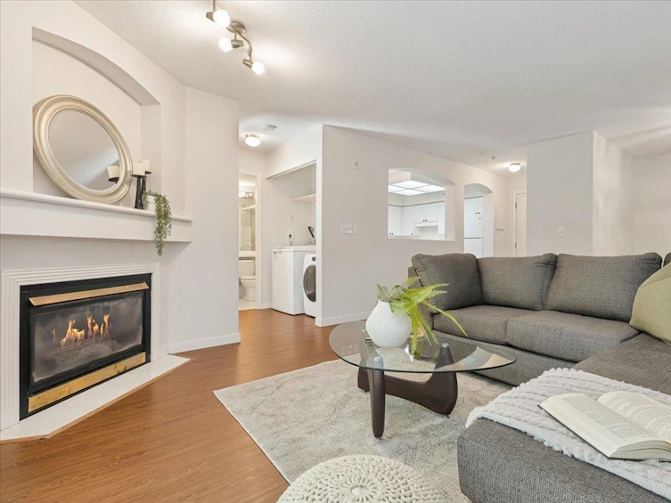 108-20976 56, Langley, BC, V3A 7Z2 - 10