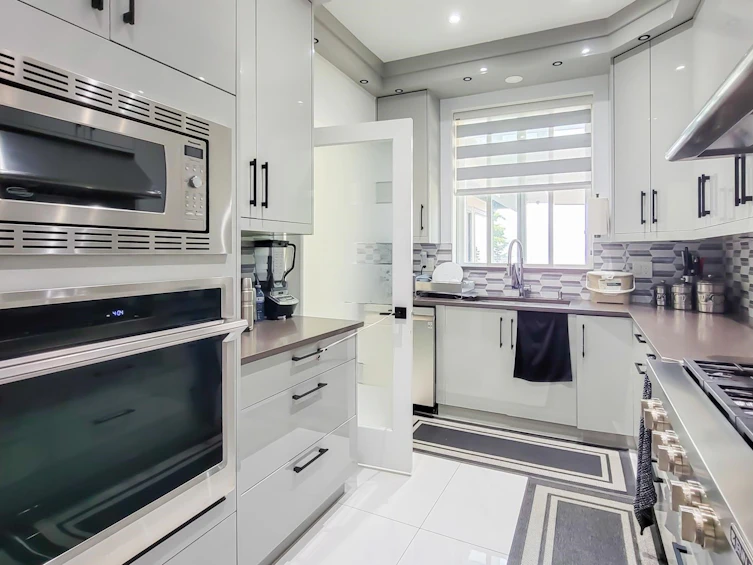 9968 121a Street, Surrey, BC, V3V 4K9 - 13