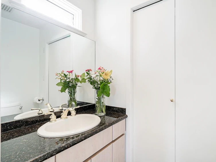2618 Point Grey Road, Vancouver, BC, V6K 1A5 - 16