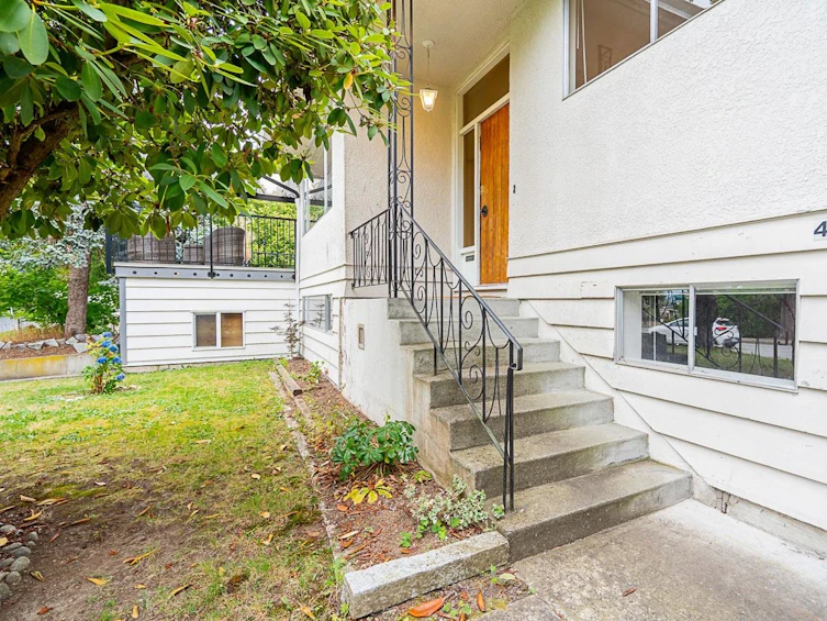 4084 Brandon Street, Burnaby, BC, V5G 2P8 - 5