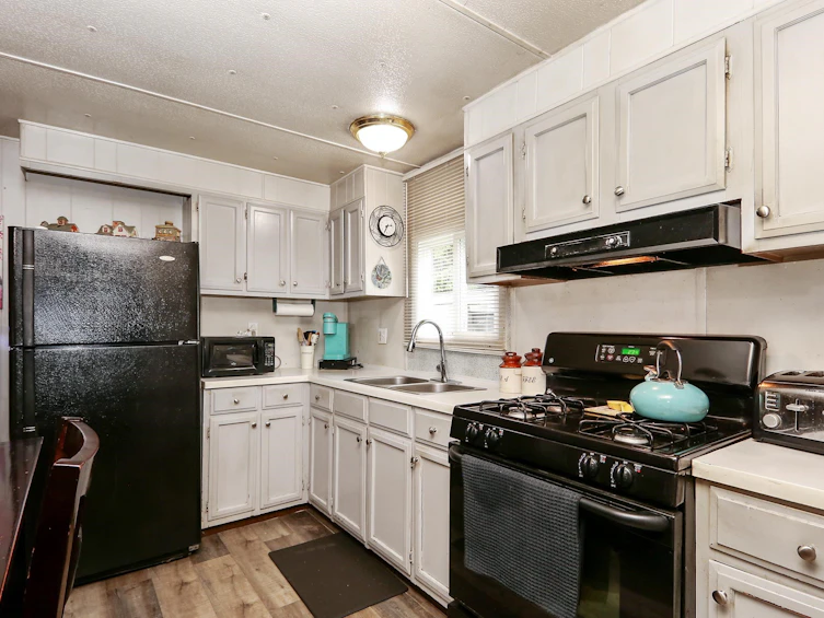 101-3942 Columbia Valley Road, Cultus Lake, BC, V2R 5B4 - 5