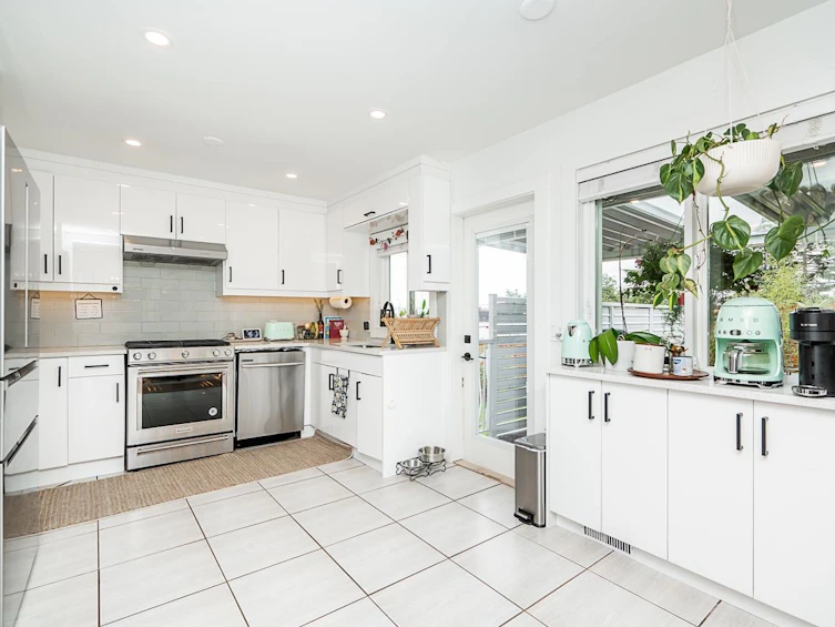 8670 11th Avenue, Burnaby, BC, V3N 2P8 - 7