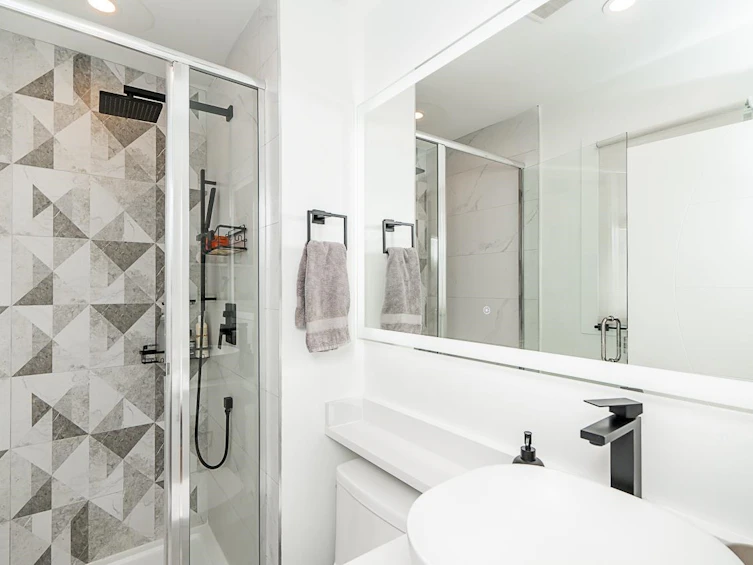 8670 11th Avenue, Burnaby, BC, V3N 2P8 - 13