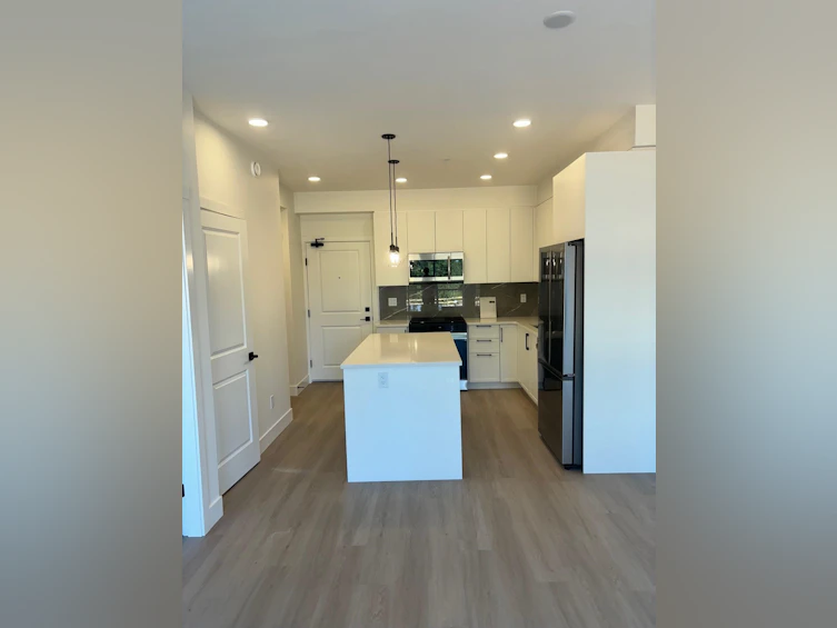 419-3528 146a Street, Surrey, BC, V4P 0H4 - 3