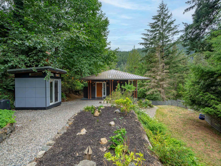 1288 Oceanview Road, Bowen Island, BC, V0N 1G1 - 2