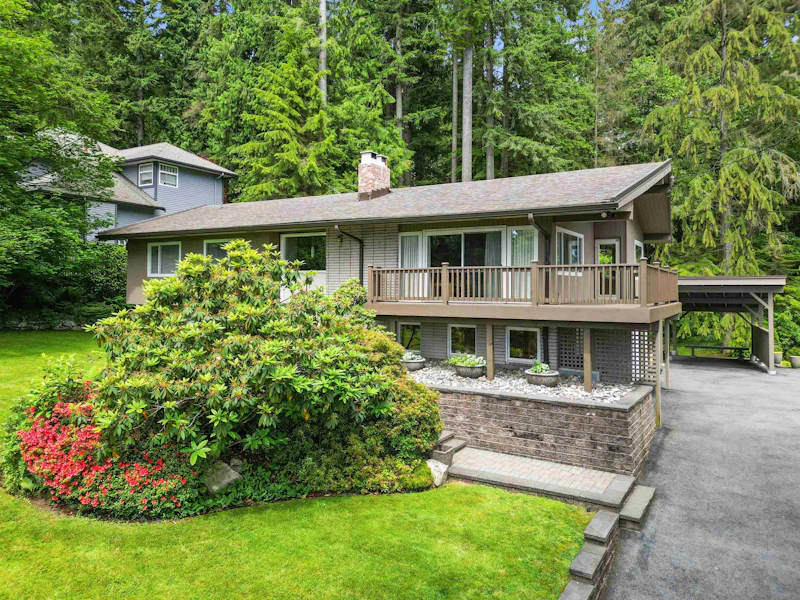 722 E St. James Road, North Vancouver BC V7K 1H1
